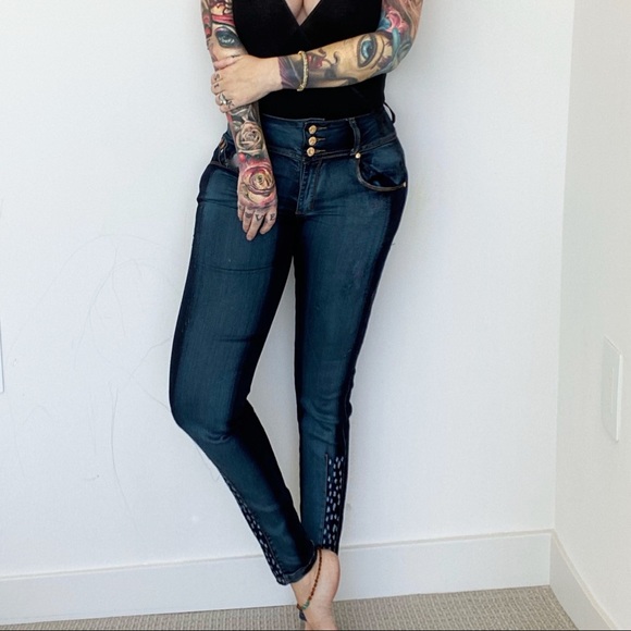 New and improved 2020 Butt lifting shaping Tushy - Picture 7 of 7